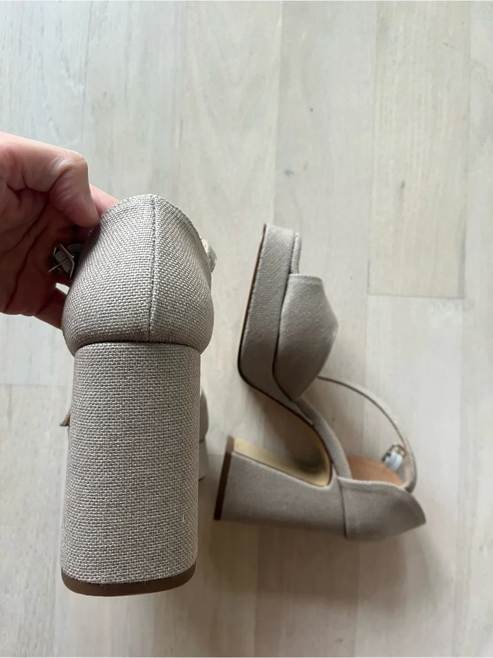 Souliers Martinez Platform Block Heel Sandal - Beige